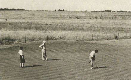 Golfistas en los terrenos históricos del club
